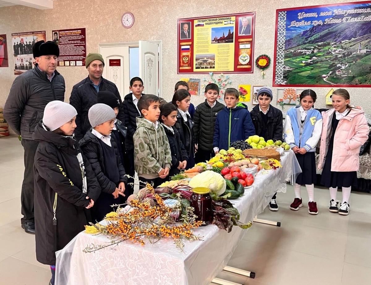 В рамках проведения Года семьи и в соответствии с Указом Президента Ро...