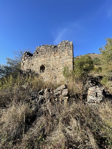 Обособленная башня в Абали