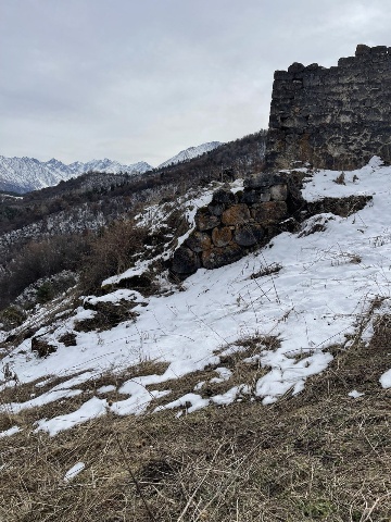 Циклопические постройки в Верхнем Дошхакле