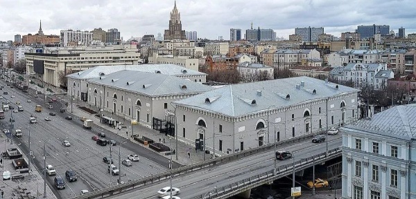 "АСМ Групп" приступило к комплексному проекту реставрации и приспособления бывших провиантских складов на Зубовском бульваре Москвы под современный и столь необходимый "Музей Москвы".

Комплекс складов был построен в 1835 году по проекту архитекторов В.Стасова и Ф.Шестакова. Склады исторически предназначались для хранения продовольствия расквартированных воинских подразделений Хамовнических, Спасских и Лефортовских казарм. 

Интересная история и интереснейший амбициозный проект.