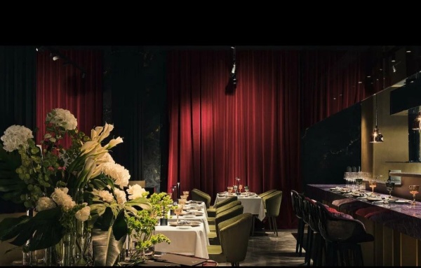 Уютный ресторан Minerals на первом этаже отеля Wawelberg в начале Невского проспекта в Петербурге уже три года радует гостей великолепной кухней и стильными интерьерами.

Генеральный проектировщик Wawelberg - "АСМ Групп".