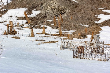Старая церковь с захоронением