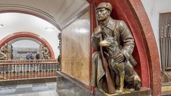 В Единый государственный реестр объектов культурного наследия с начала 2025 года внесено 483 объекта Москвы, обладающих значительной архитектурной, мемориальной и исторической ценностью.

Среди них станция метро "Площадь Революции", здание вокзала станции Кунцево Московско-Брестской железной дороги 1899 года, жилой дом Е.Д.Ломакиной, храм Иконы Божией Матери "Нечаянная радость" в Марьиной роще, ансамбль Московских высших женских курсов в Хамовниках и много других интереснейших памятников.