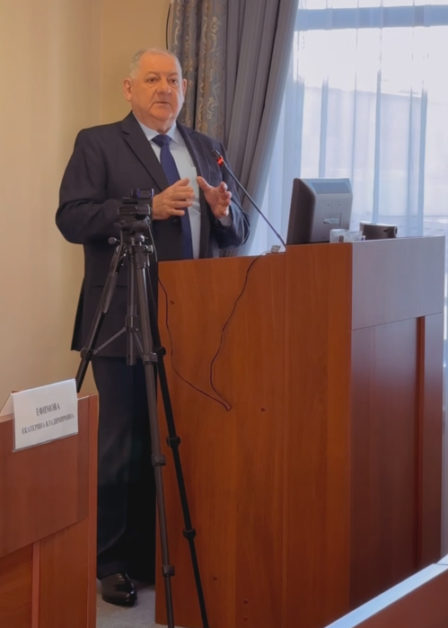 Состоялся торжественный старт программы повышения квалификации «Стратегии инновационного развития санаторно-курортной сферы».

С приветственным словом выступил ректор ПГУ, профессор А.П. Горбунов, подчеркнув важность подготовки специалистов, способных формировать будущее КМВ.

Главным событием стала лекция депутата Думы СК, гендиректора ООО «Курортное управление г. Кисловодска» Н.А. Мурашко. Его выступление «Курорты КМВ на пути к 2030: от текущих вызовов к будущему успеху» обозначило ключевые вызовы и приоритеты развития региона.

Программа объединит профессионалов отрасли и станет площадкой для современных идей, решений и лучших практик санаторно-курортного развития.