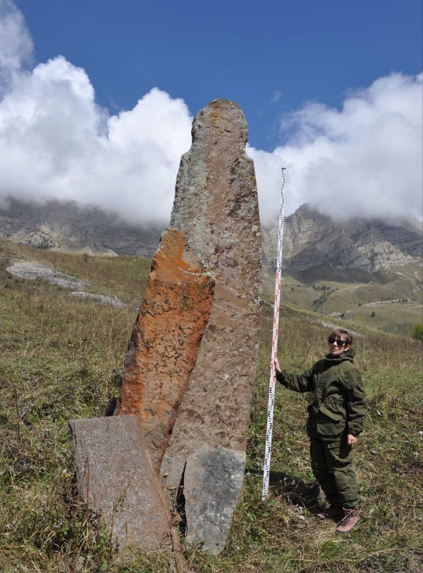 It is pleasant to realize that the interest in mountain Ingushetia from researchers not only does not fade, but on the contrary increases day by day: it has long attracted the attention of not only tourists, but also scientists who are trying to open unknown pages of history.

So, recently, in the framework of the study of medieval stone crosses, cruciform and anthropomorphic steles in the North Caucasus, independent researchers from St. Petersburg Alexander Potravnov and Tatiana Khmelnik, having previously agreed on their visit, together with the staff of the State Historical-Architectural and Natural Museum-Reserve of Djeirakh-Assinsk, inspected a number of monumental objects in the mountains of Ingushetia.

The researchers visited the tower complexes "Myashkhi", "Keli", the temple "Thaba-Yerda", where these objects are preserved, and which are within the scope of their scientific interests.

Scientists inspected and photographed the most accessible monuments of the past – stone crosses, cruciform and anthropomorphic steles.

At the same time, in the course of work, in the area of the tower village "Keli", on the slope, next to the crypt, a medieval stone cross was discovered, considered previously lost.

Farewelling, researchers from St. Petersburg thanked the employee of the museum-reserve for hospitality and assistance and expressed hope for continued cooperation.

SPOILER: in the future, these objects will be included in the consolidated catalog of stone crosses of the Russian Federation with a mark of places of detection on the map, which will allow a more accurate and reasoned study of the tradition of creating and distributing stone crosses not only in Ingushetia, but also in other regions of the Caucasus.