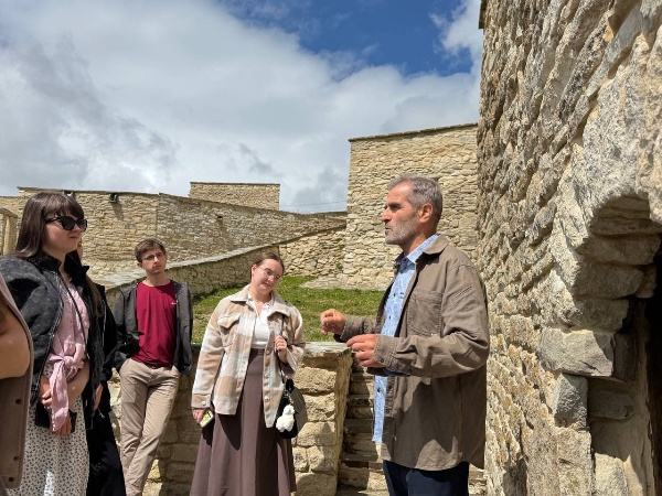 The excursion to the village of Khoi allowed participants to get acquainted with one of Chechnya's most significant historical and cultural sites. Guests viewed the tower complexes, learned about their purpose and history, and enjoyed the mountain scenery. The trip was an important experience and broadened their knowledge of the region's heritage.
