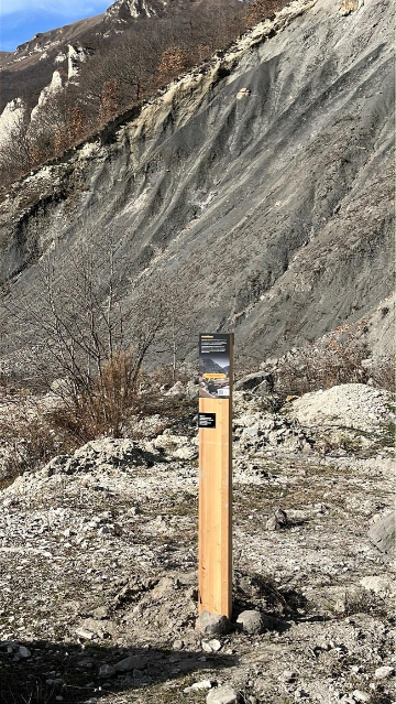 Информационный столб