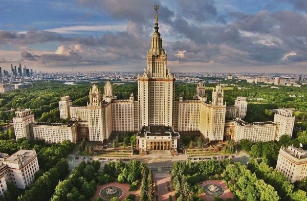 "АСМ Групп" завершило и согласовало в Департаменте объектов культурного наследия Москвы проектные работы по реставрации главного здания Московского государственного университета на Воробьевых горах.