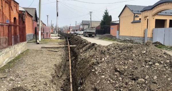 In Sunzha, the water pipe on Chanieva Street is being replaced.

The modernization of utility networks continues in the city. Work is currently underway on S.Sh. Chanieva Street.

What is being done: 400 meters of old pipes are being replaced with modern and reliable ones.

Timeline: the work is scheduled to be completed within a week.

In total, in 2025, water pipes on 12 streets with a total length of more than 4 km were repaired in Sunzha.
