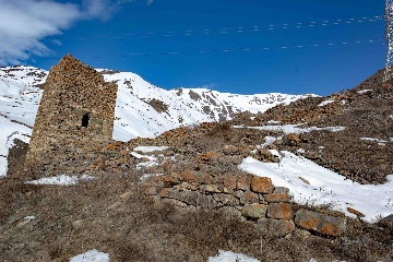 Башеный комплекс напротив Кучиева