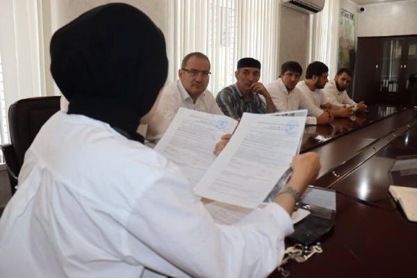 В Назрани прошла очередная проверка соблюдения правил благоустройства. 

Административная комиссия города рассмотрела 17 протоколов: по трем случаям вынесены предупреждения, остальные нарушители получили штрафы, некоторые – в двойном размере за повторные нарушения. 

Сотрудники мэрии еще раз посетили нарушителей, напомнив о необходимости заключения договоров на вывоз мусора и поддержания чистоты. 

Городские власти продолжат контролировать ситуацию для создания комфортной среды.