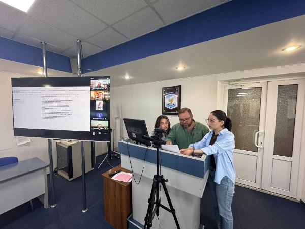Вчера преподаватели ПГУ приняли участие в онлайн-этап спецпроекта «Твой Ход х Дебаттл».

В напряжённой борьбе команды продемонстрировали ораторское мастерство, логику и умение отстаивать свою позицию.