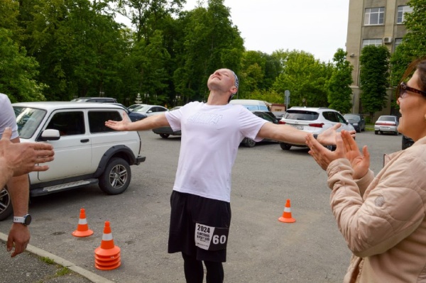 Мы открываем регистрацию на новый, осенний, старт Backyard Ultra! 

https://russiarunning.com/event/2backyard2024

Теперь гонка будет носить имя чемпиона прошедшего старта до того момента пока не будет дан старт следующей гонки. Мы приглашаем смельчаков 2 ноября 2024 года вступить в борьбу за Кубок Виталия Гиголаева!

И мы готовимся к рекорду России вызывая сильнейших! Для всех участников показавших за последние два года результат 24 круга и более - регистрация Бесплатная!