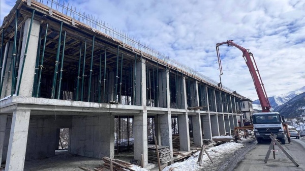 Этапы строительства  Дома культуры с.п. Джейрах: от сноса старого здания до ввода в эксплуатацию нового.