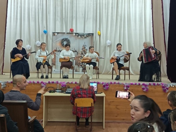 The creative team of the Surkh-Digora Cultural Center prepared a concert for recipients of social services from the home care department No. 3 of the Iraf District Social Services Center.

The audience highly appreciated the vocal skills, greeting each composition with friendly ovations. The event became a real celebration, giving many pleasant emotions and a feeling of unity.

