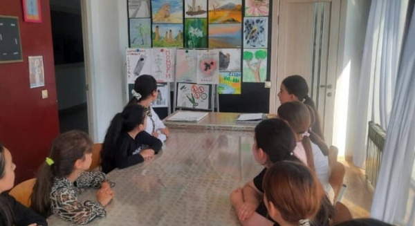 An informational hour titled "Stop and Think" on drug prevention was held in the rural settlement of Yandare.

The event took place on August 18th at the Community Center and was aimed at raising awareness among young people about the dangers of psychoactive substances and fostering a negative attitude toward drugs and other addictions.

During the meeting, the Community Center's artistic director, Madina Evloeva, spoke to participants about the legal consequences of drug use and distribution, illustrating the topic with real-life examples.

Finally, the event urged young people to take responsibility for their health, avoid dangerous addictions, and choose an active and healthy lifestyle.