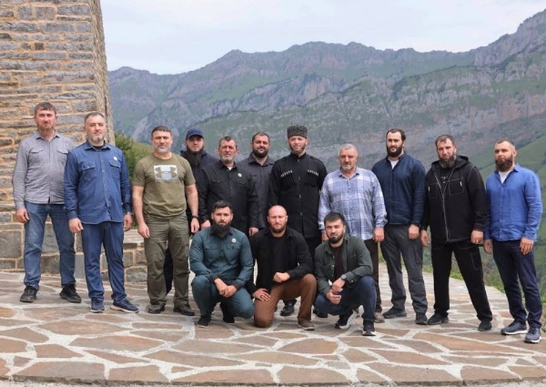 На территории ГБУ «Чеченский музей-заповедник» в Урус-Мартановском районе состоялось торжественное открытие трёх отреставрированных объектов, входящих в состав Хайбахского историко-архитектурного комплекса, — одной боевой и двух жилых башен.

Открытие было приурочено к 75-летию со дня рождения первого Президента Чеченской Республики Ахмата-Хаджи Кадырова.

На торжественном мероприятии приняли участие Министр культуры Чеченской Республики - Ибрагимов И. М.-Х., заместитель министра культуры Чеченской Республики - Милькиев Р. В., директор ГБУ «Чеченский музей-заповедник» - Яхъяев Х. К., глава администрации Урус-Мартановского района - Куцаев Ш. А., начальник отдела МВД России по Урус-Мартановскому району - Бацилов В. С., а также представители общественности и сотрудники  сферы культуры.