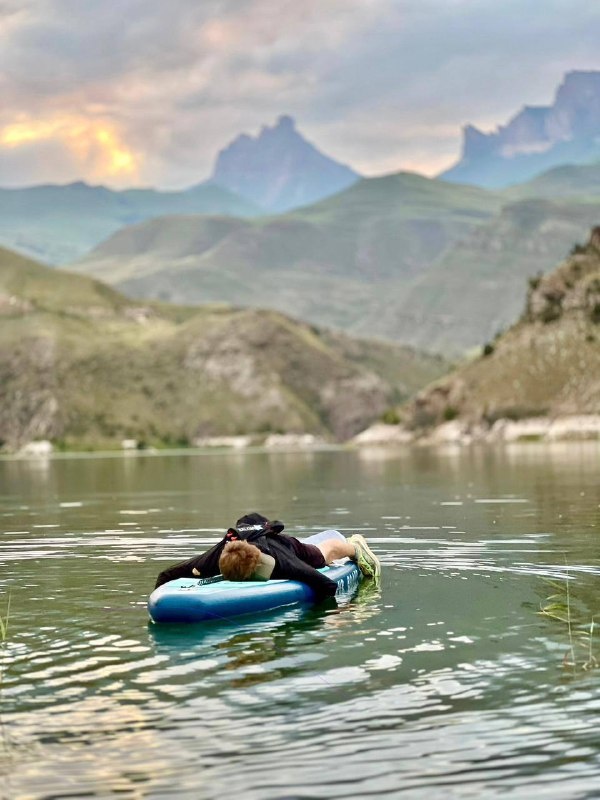 Над гонкой восходит четвертая луна.

В гонке: 34
Финишер: 1
DNF: 27

Три Базы Жизни и Финиш круглосуточно ждут своих гостей

Все участники движутся к озеру Гижгит по территории Кабардино-Балкарской Республики.