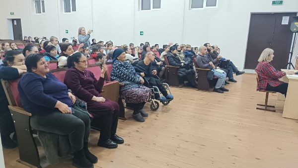 The creative team of the Surkh-Digora Cultural Center prepared a concert for recipients of social services from the home care department No. 3 of the Iraf District Social Services Center.

The audience highly appreciated the vocal skills, greeting each composition with friendly ovations. The event became a real celebration, giving many pleasant emotions and a feeling of unity.

