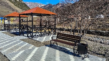 Беседки на набережной села Химой