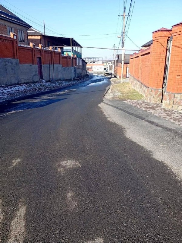В Экажево обновили дорожное полотно на двух улицах.

Где выполнены работы:
ул. Евлоева — 600 метров;
ул. Ингушская (частично) — 300 метров.

Что сделано:
Полностью заменено покрытие из ПГС на современное асфальтобетонное.

Это повысит безопасность движения, улучшит транспортную доступность и комфорт для всех жителей.
