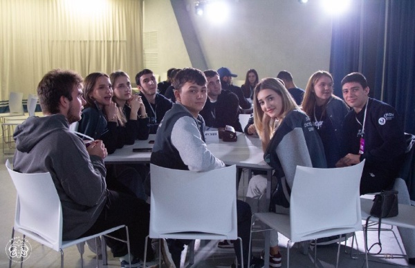 Команда студенческого спортивного клуба ПГУ «Пятигорские орлы» приняла участие во Всероссийском  проекте «УниверЛига ГТО» по СКФО. 

Это масштабное событие объединило лучших студентов-спортсменов округа, которые продемонстрировали впечатляющие результаты. Каждый участник показал не только отличную физическую подготовку, но и командный дух и свои интеллектуальные способности в области спорта. 

Ребята заняли достойное 2 место в многоборье ГТО, уступив всего лишь 8 секунд победителям. И как оказалось, Орлы не только высоко летают, но и хорошо плавают. В этом этапе также забрали серебро. 