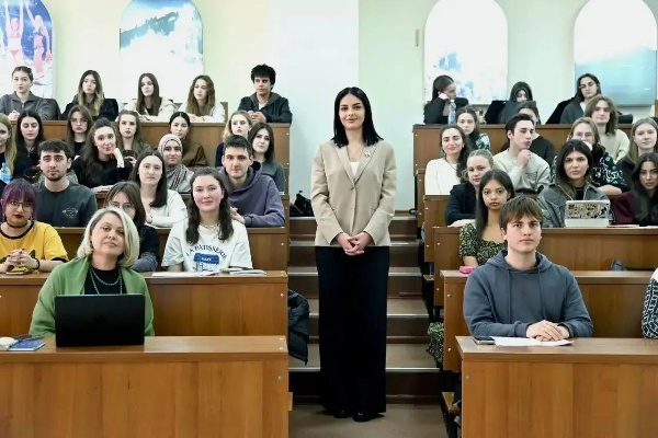 An open lecture by a guest speaker from Yerevan State University was held.

Emma Davidovna Sargsyan addressed students and faculty on the topic "Language as a Cognitive and Social System: A Psychological Perspective."

Emma Davidovna is a lecturer in the Department of English Philology at Yerevan State University's Faculty of European Languages ​​and Communication and a graduate student in the Faculty of Philosophy and Psychology.

During her lecture, she examined the relationship between linguistic structures, cognitive processes, and social context, sparking a lively discussion.

Such meetings allow for comparison of academic schools, enriching the educational process with new approaches, and establishing strong interuniversity ties.