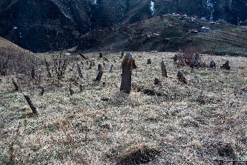 Раннемусульманское захоронение на дороге в  село Шикарой