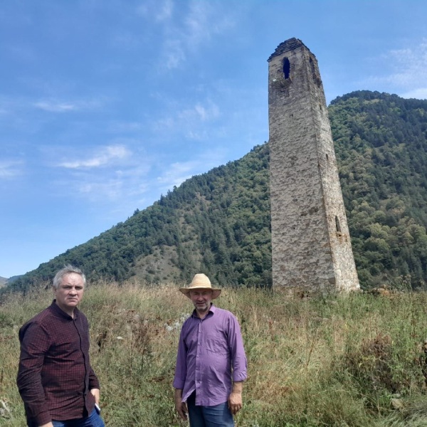 Acting Director of the Jeirakh-Assinsky Museum-Reserve Ahmedkhan Sampiyev together with the staff made a tour of the tower complex "Salgi".

The tower complex of Salgi (Salg) is a castle type on the crest of a mountain range at the beginning of the Salgin (Chulkhoy) gorge, on the right bank of the Chulkhi River. The exact date of construction of the tower complex Salgi is unknown – it is believed that it belongs to the late Middle Ages. The village occupies a strategically important position, closing the passage to the villages of the gorge along the lower path facing Georgia. Now there are 12 buildings, two military, ten residential towers with various stone extensions and defensive walls of the late Middle Ages. Most of the buildings are now in ruins.

According to legend, Salgi was built by immigrants from the village of Magote, located nearby on a mountain range. In the late Middle Ages, Salgi was the administrative, political and cultural center of the Chulkhoy Gorge. He was famous for his high-quality blacksmiths and weapons (bows, crossbows, checkers), connoisseurs of traditional medicine and natural phenomena, wise priests and priests (for example, Maha Dzaurov is known), brave warriors-riders. On the southern side of the village of Salgi, on the mountain slope, local residents until the middle of the XIX century actively mined nitrate, which was used for the preparation of different grade gunpowder. Along with samples of hand flint firearms, gunpowder was skillfully made by skilled craftsmen of the Salgi village. Blacksmiths worked in the village, women weaved canvases, pottery flourished (the results of archaeological excavations are evidence of this).

There were on the territory of the village and priests conducting ceremonies in the local sanctuaries, and healers who treated their fellow tribesmen from many ailments, medicinal herbs that were collected in spring and summer in the surrounding meadows.

The castle complex of Magote, located on the top of Zagal-Duk, located 1,100 m southeast of Salga, is territorially connected with this aul. By the way, the villages constantly gave each other signals about the danger with the help of special towers, if such a need arose.

From a strategic point of view, the tower complex of Salga is ideally located, as mentioned above, it literally closes the entrance to the Chulkhoi Canyon, which is otherwise called the Salgin Gorge.

Based on the results of the work, acts of the technical condition of the facilities will be drawn up and sent to higher organizations.