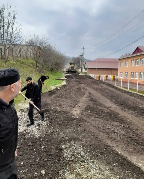 В с.п. Яндаре отремонтировали участок дороги по улице Султыгова. 

Завершены работы по благоустройству и ремонту дорожного полотна протяжённостью 320 метров.

Обновлённый участок имеет важное значение — здесь расположены Дом культуры, детский сад №10 и школа №2.

Работы выполнены в рамках комплексного подхода к развитию дорожной инфраструктуры и повышению комфорта жителей.