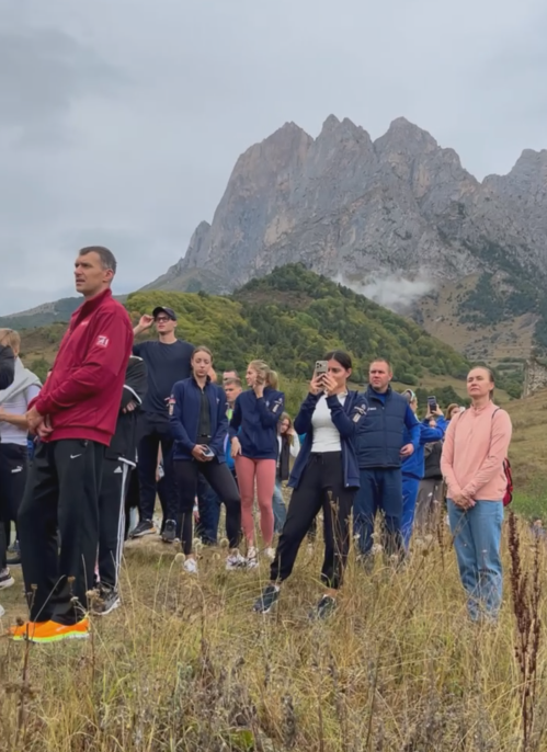 В рамках Всероссийского фестиваля ГТО среди студентов Комитет по туризму Республики Ингушетия организовал увлекательную экскурсию по горной части региона. 

Участники мероприятия смогли своими глазами увидеть величественную природу Ингушетии, познакомиться с башенными комплексами и прикоснуться к многовековой истории нашего народа.

Маршрут проходил через самые живописные уголки республики, и каждый из гостей убедился, почему Ингушетию называют Страной башен.
 
