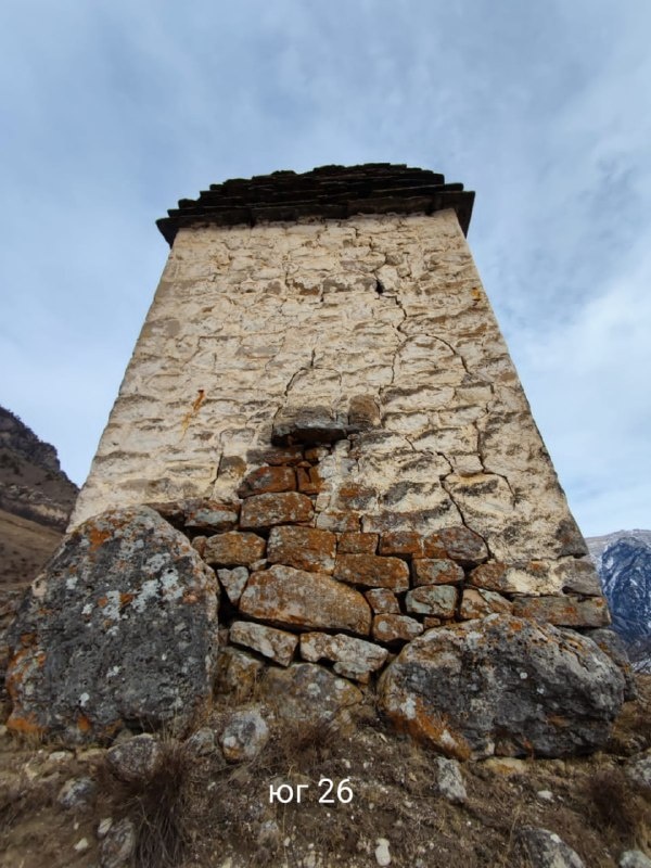 Сотрудники музея-заповедника провели мониторинг склеповых сооружений башенного комплекса «Эгикал», которые сохранили значительную часть своего первоначального объема. Эти сооружения находятся в западной части комплекса, на склоне горы.

