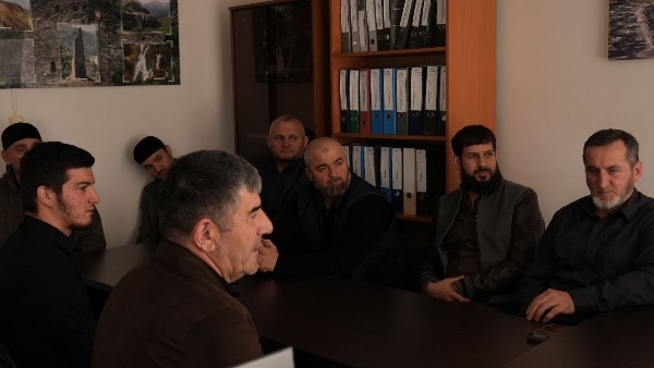 В офисе музея-заповедника провели экстренное совещание, где обсуждались вопросы планов выездов, выявления ОКН на ближайшее время и были сделаны некоторые замечания определенным отделам.