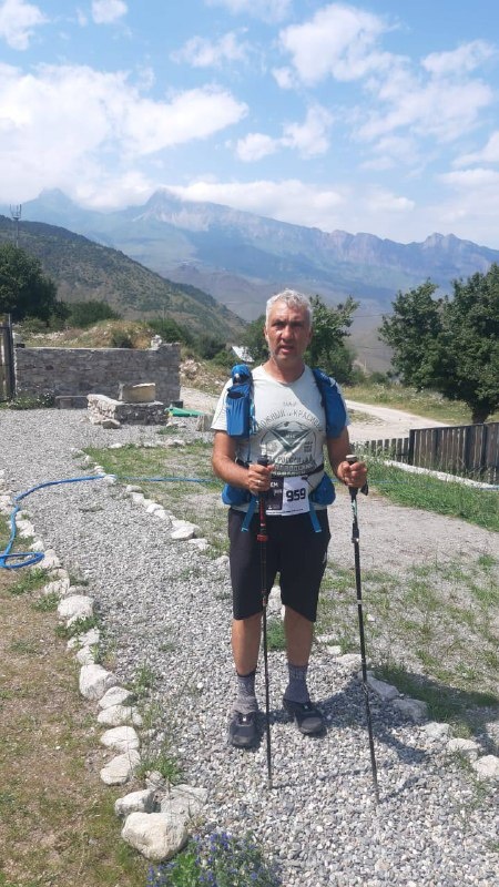 БЖ Нижний Унал закрыта! 
БЖ Камата закрыта! 

Нина Калита, Регина Бегишева и Бабрак Ахтари толкнулись от БЖ Камата в свободное плавание самого захватывающего участка проекта Кавказ Ультра Трейл.

Среди горных долин, предоставлены только себе и своим силам 30 смельчаков направляющихся к финишу!