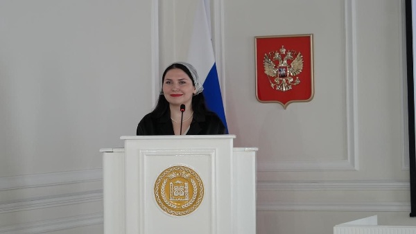 В Министерстве Чеченской Республики по делам молодёжи при активном содействии ГБУ «Аргунский музей-заповедник» состоялась лекция Ксении Диановой на тему: «Культурный код в современном мире». 

Наибольший акцент в лекции был сделан на работе с культурным кодом в творчестве современных дизайнеров - на примере тех брендов, которые стремятся переосмыслять традиционных чеченский костюм.

За организацию лекции Ксения была отмечена благодарственным письмом Молодежного центра
Чеченской Республики.