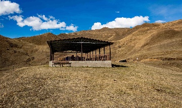 Беседка возле села Шикарой