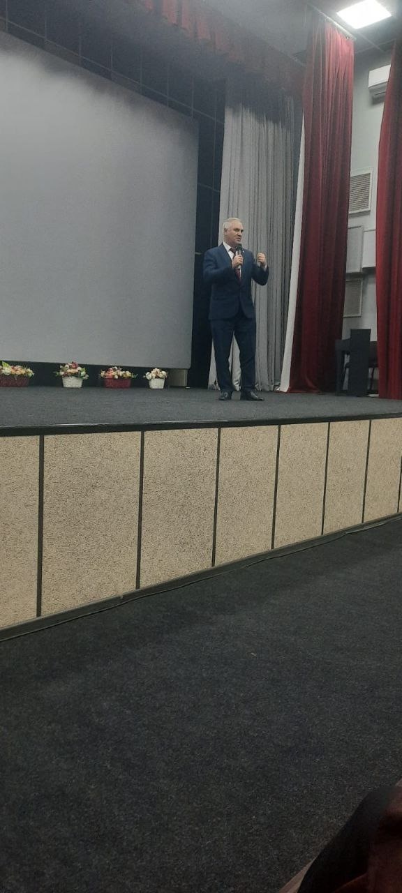 24 января в Центре культурного развития г. Магас состоялся премьерный показ историко-документального фильма Башира Гатагажева «Двенадцатиградие».

Этот проект стал результатом многолетней исследовательской работы учёных Ингушетии.

В мероприятии принимали участие  Руководитель Комитета государственной охраны объектов культурного наследия Кодзоев Т. У., и.о. директора Джейрахско-Ассинского музея-заповедника Ахметхан Сампиев, а также историки, общественные деятели, исследователи, преподаватели вузов, работники учреждений культуры и др.

Фильм «Двенадцатиградие» посвящен  истории Ингушетии, древнему ингушскому храму «Тхаба-Ерды» и воссозданным историческим объектам – 12 тронам, установленных возле храма летом прошлого года. В картине детально изложен материал, собранный за годы исследований, который раскрывает особенности общественного устройства и ценности, передаваемые из поколения в поколение на протяжении веков.