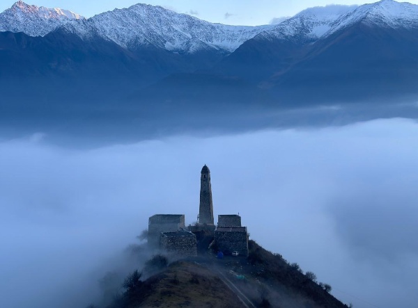 3 сентября Всемирный клуб петербуржцев, оргкомитет Международной премии "Золотой Трезини" и Государственный музей истории Санкт-Петербурга в Государевом бастионе Петропавловской крепости открывают выставку победителей "Золотого Трезини" седьмого сезона. И конечно победитель в номинации "Лучший проект реставрации" 2024 - Башенный комплекс "Харпе" в горной Ингушетии займет достойное место на экспозиции в столь значимом памятнике истории и культуры.