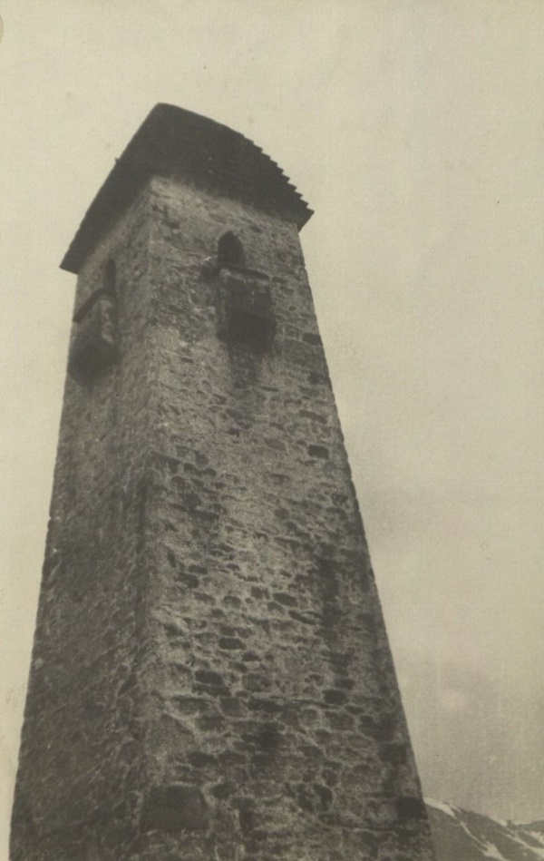 Центральный государственный архив литературы и искусства передал историкам "АСМ Групп" уникальные исторические фотографии башенного комплекса Эрзи, собранные в 1938 году архитектором Р.Л.Ротачем.