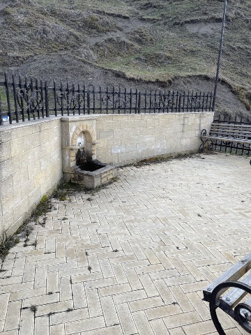 Родник у дороги в Гули