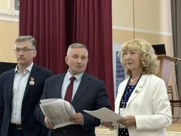 Участие ПГУ в XXXIX сессии Научного совета по проблемам истории образования и педагогической науки.

В Орловском государственном университете им. И. С. Тургенева состоялась международная научно-практическая конференция «Миссия университета в профессиональном образовании педагогов: историко-педагогический дискурс и современные тенденции».

Федотова И. Б., д-р пед.наук, директор ИПРИМ, основываясь на опыте ПГУ, представила доклад на тему «Роль учебного предмета «История педагогики» в системе профессиональной подготовки педагогов», являясь руководителем секции «Историческая память в педагогике». Таким образом, пятигорская историко-педагогическая школа была достойно представлена на международном форуме, являющемся основной площадкой для представления главных результатов научно-педагогической деятельности  ведущих вузов страны. 

Конференция проводилась в рамках XXXIX сессии Научного совета по проблемам истории образования и педагогической науки при Отделении философии образования и теоретической педагогики РАО.