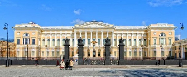 Сегодня, в 1825 году, освящен Михайловский дворец - резиденция великого князя Михаила Павловича, младшего сына императора Павла I. Строительство по проекту архитектора Карла Росси велось с 1819 по 1823 год, отделка продолжалась еще два года. 

Дворец был культурным центром столицы - здесь звучала музыка Чайковского и Рубинштейна, читали стихи Пушкин и Тютчев, бывали Айвазовский и Тургенев. Именно в этих стенах благодаря великой княгине Елене Павловне зародилась первая Петербургская консерватория - Антон Рубинштейн открыл во дворце музыкальные классы.

С 1895 года дворец обрел новую жизнь - здесь основали Русский музей, чья коллекция шедевров от древних икон до Репина и Брюллова известна всему миру.