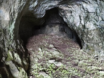 Наскальное строение №4