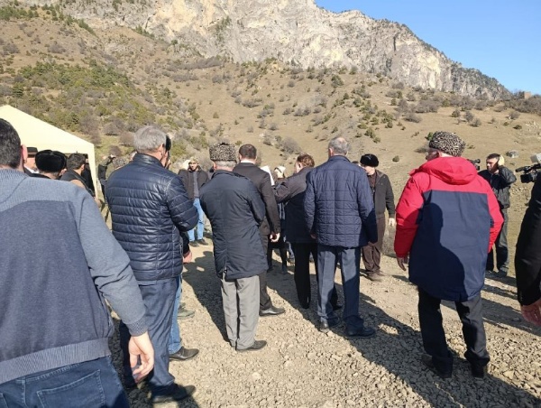 27 ноября 2025 г. руководитель Комитета Государственной охраны объектов культурного наследия Кодзоев Т. У. и и.о. директора ГКУ «Джейрахско-Ассинский музей-заповедник» Сампиев А.А. приняли участие в мероприятии по случаю завершения реставрационных работ башенного комплекса «Кели», в ходе которых был восстановлен исторический ансамбль, состоящий из одной боевой и четырех жилых башен.

Работы велись высококвалифицированными специалистами по проектно-сметной документации, утвержденной Правительством Республики Ингушетия при финансовой поддержке благотворительных фондов «САФМАР» и «Возрождение».

Ранее, в рамках плана работы по надзору за проведением реставрационных, консервационных и противоаварийных работ, направленных на сохранение историко-архитектурных объектов горной Ингушетии, руководители компетентных организаций совершали инспекционные обходы данного комплекса, по итогам которого нарушения не выявлялись – все работы велись в соответствии с установленными нормами и стандартами.  