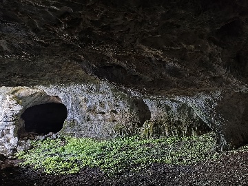 Наскальное строение №4