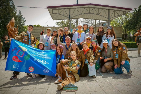 Активисты студенческого педагогического отряда «КМВ» прошли ежегодные инструктивно-методические сборы «Новичок» для будущих вожатых студенческих отрядов Ставропольского края. 

Активисты закрепили полученные теоретические знания на практике, усовершенствовали свои организаторские и ораторские навыки, поучаствовали в лагерных событиях и получили огромный опыт в организации больших мероприятий.