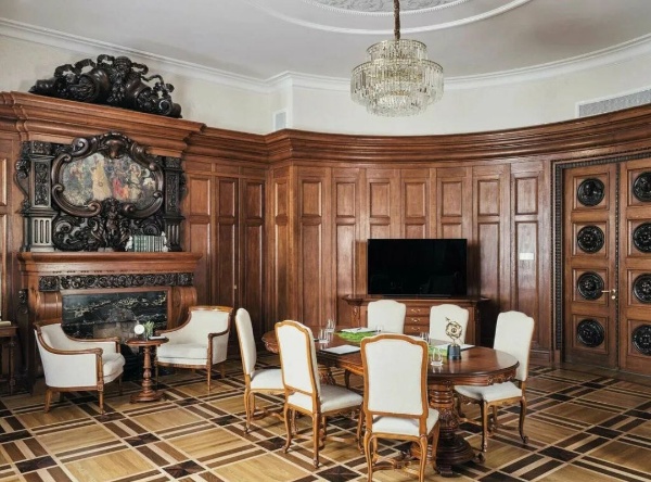 Вспоминая двухлетнюю работу по реставрации объекта культурного наследия федерального значения "Банкирский дом Вавельберга" на Невском проспекте Санкт-Петербурга и его приспособления под пятизвездочный отель "WAWELBERG", мы часто пересматриваем различные фотографии, как исторические, так и в процессе строительства, а также конечно итоговые. Несколькими из них с вами и делимся. 

А уж сколько конкурсных дипломов взял проект...