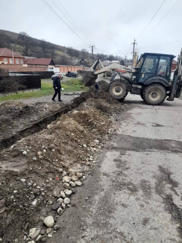 В с.п. Яндаре завершена замена аварийного газопровода.

Что сделано:
Заменён 100-метровый участок ветхих труб на улице Орджоникидзе. 

Вместо старых металлических установлены современные полипропиленовые.

Работы проведены при поддержке ООО «Газпром», спонсора и администрации поселения.

Результат: повышена надёжность и безопасность газоснабжения для жителей.