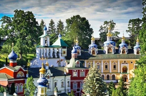 Объекты культурного наследия федерального значения Башни Псково-Печерского монастыря номинированы уважаемым жюри на VIII Международный конкурс "Золотой Трезини" 2025.