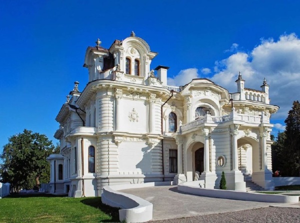 The museum complex "Estate of Aseev" is located on the banks of the Tsny River in Tambov. The palace was built according to the project Arch. L.Kekusheva in 1905 in the Art Nouveau style. During the First World War, Mikhail Aseev transferred the house to the infirmary, and in 1917 he left Tambov to escape from the new regime. In 1918, the building housed a colony for homeless children, later an orphanage. In Soviet times, the house with the park was used as a tuberculosis sanatorium.

In 2014, a complete restoration of the mansion was carried out, and in 2017, ASM was engaged in a project to adapt the territory of the unique monument.